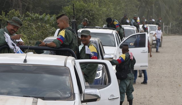 Más de 180 guerrilleros de las Farc permanecen en las afueras del corregimiento de La Gabarra. Archivo