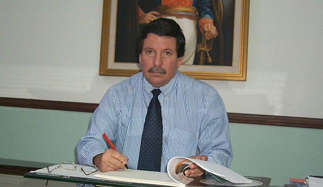 El cuerpo de Villamizar Luciani quedó tendido junto a la camioneta en la que se movilizaba. Colprensa
