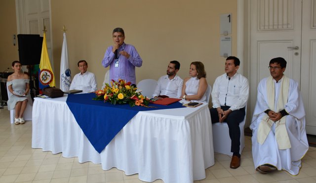 Funcionarios públicos y organizaciones sociales acompañaron el homenaje al exdefensor del pueblo, asesinado por paramilitares confabulados con el Estado. Johan García