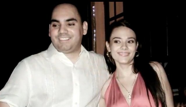 El 12 de diciembre de 2009, María Claudia, de 20 años, se casó con Julio Vélez, quien está prófugo de la Justicia y enfrenta otro proceso penal en Venezuela. Archivo La Opinión