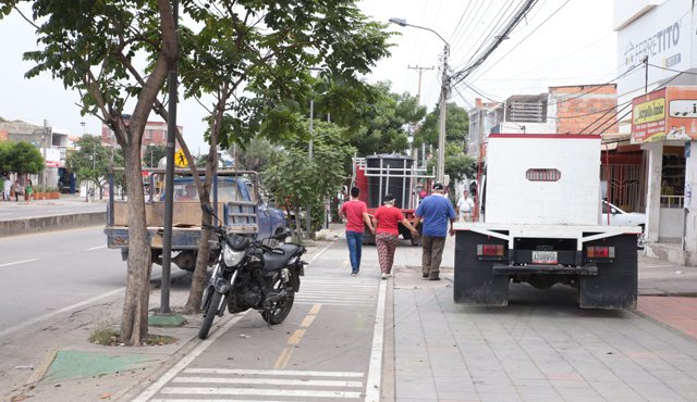 La avenida 10, la principal, será uno de los puntos que se van a intervenir para recuperar los espacios que son invadidos. César Obando