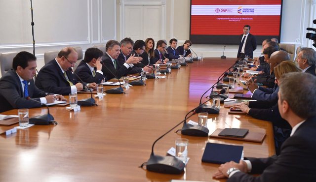 El director del Departamento Nacional de Planeación, Simón Gaviria, explicó por qué se tomó la decisión para cada sector y los ministros que lideran las carteras de esos sectores explicaron cuáles serán sus metas. Colprensa