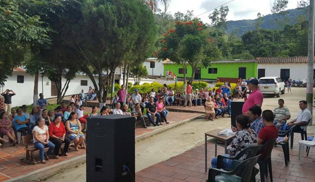 la alcaldía de Convención está recorriendo los barrios y la zona rural para adelantar consejos comunales. Suministrada