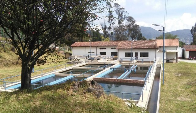 La planta de Monteadentro en enero captaba 55 litros por segundo y actualmente son 42 litros. En Cariongo, el mes anterior eran 110 litros por segundo y ahora tan solo se llega a 90 litros. Roberto Ospino
