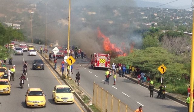 El incendio se presentó en la mañana de este martes. Cortesía