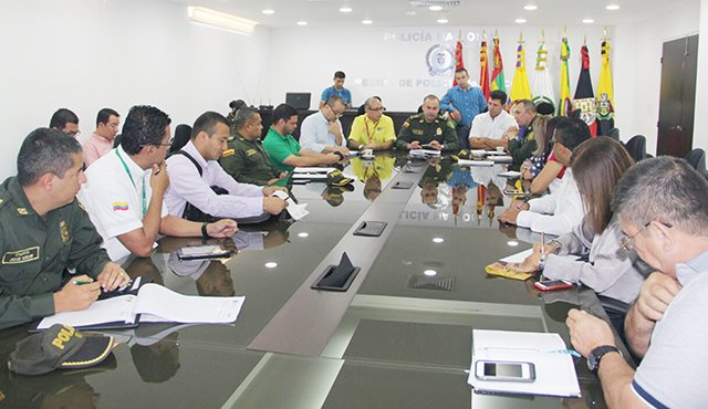 En el comando de Policía de San Mateo se llevó a cabo el encuentro de autoridades para trazar la estrategia que hará frente a partir de ahora al contrabando de carne que se produce desde Venezuela. Orlando Carvajal