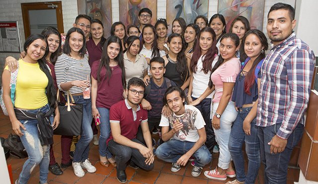 Los estudiantes recorrieron cada dependencia del Diario La Opinión. Juan Pablo Cohen