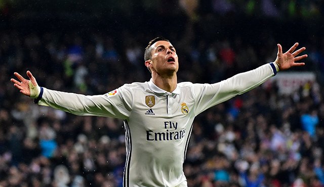 Cristiano, de 32 años, mantiene una relación con la modelo española Georgina Rodríguez, de 23 años. Archivo