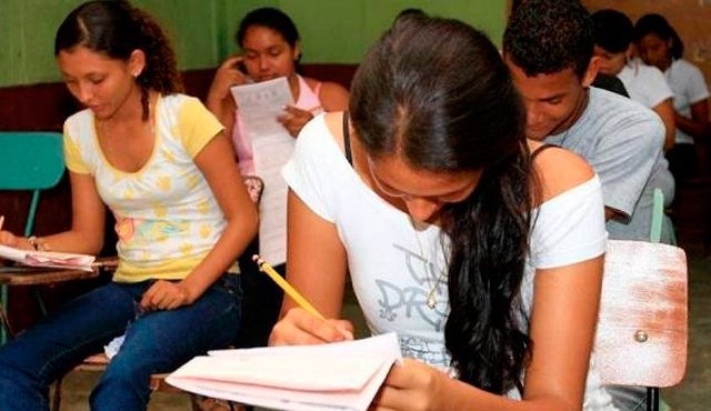 Estudiantes durante las Pruebas Saber 11°. Colprensa