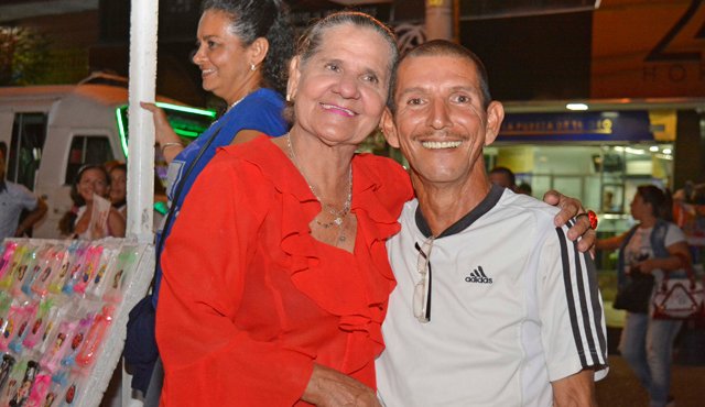 Luego de la jornada de trabajo, el encuentro con Ana Mercedes Ojeda, y varias horas de conversación, Ricardo Gamarra compartió la primera noche, en años, con quienes lo criaron. Luis Alfredo Estévez