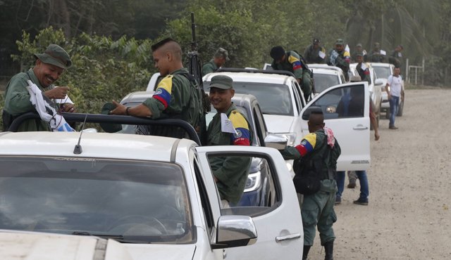 El traslado de los guerrilleros de las Farc preconcentrados en Caño Tomás hasta Caño Indio se retrasó por un bloqueo registrado en La Gabarra. Archivo