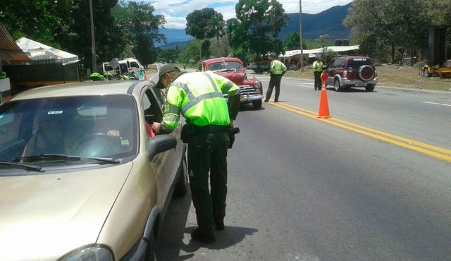 Durante el feriado, 164 personas han sido multadas por conducir bajo la influencia del alcohol. Archivo