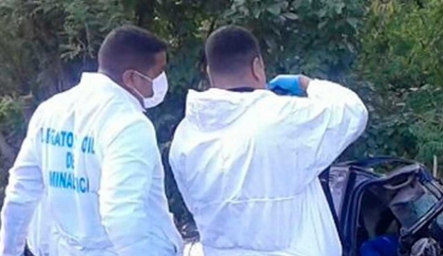 El conductor de un vehículo Renault Logan, de placas IRZ-739 de Barranquilla, aparentemente se quedó dormido saliéndose de la vía. Colprensa