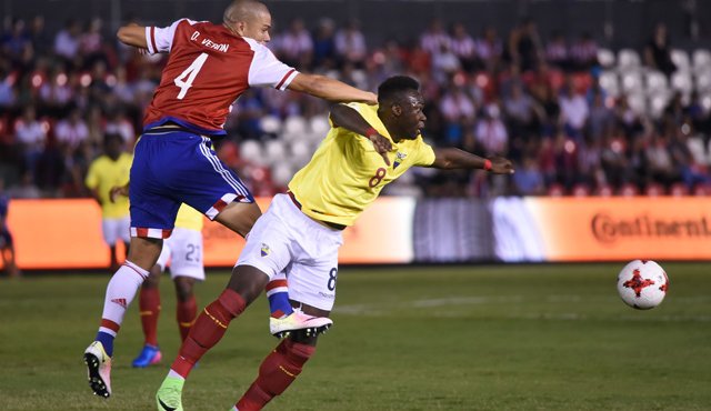 La derrota de Ecuador de visitante frente a Paraguay prendió las alarmas en el seleccionado ecuatoriano a seis fechas de terminar las eliminatorias. El equipo entró en curva y ve cómo los ahorros de las primeras jornadas se le van acabando. AFP
