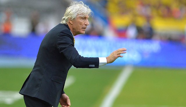 El técnico argentino fue duramente criticado por un sector de la prensa deportiva después del partido contra Bolivia. AFP