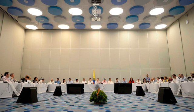 Durante una cumbre en Cartagena, los expertos que integran la Misión Especial Electoral presentaron al Gobierno y los partidos las líneas generales de lo que sería la nueva reforma electoral. Presidencia