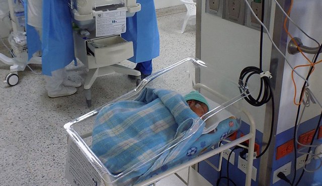 Por el momento, la mamá del pequeño permanece en el hogar de paso del centro asistencial. Colprensa