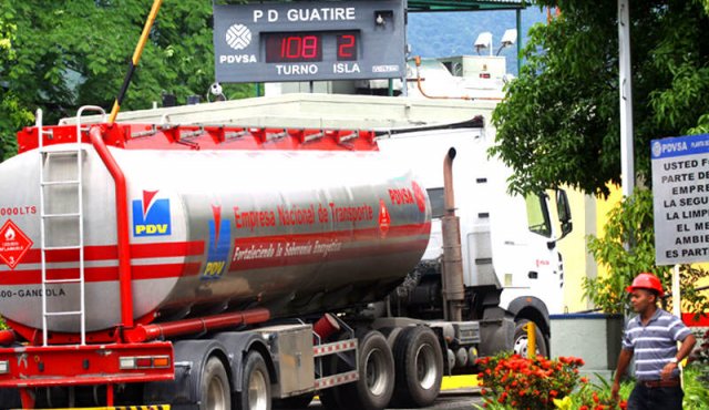 El mes pasado las autoridades detuvieron a otros cuatro empleados de la petrolera por presuntas irregularidades en el manejo y compra de materiales. Internet