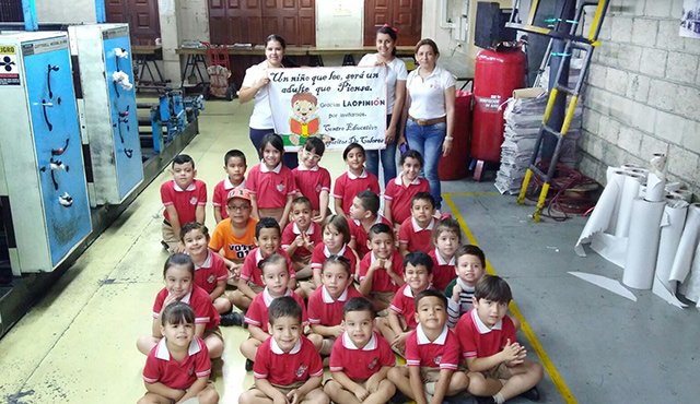 Niños de jardín, transición y primaria del Centro Educativo Lapicitos de Colores. Giovanny Rojas