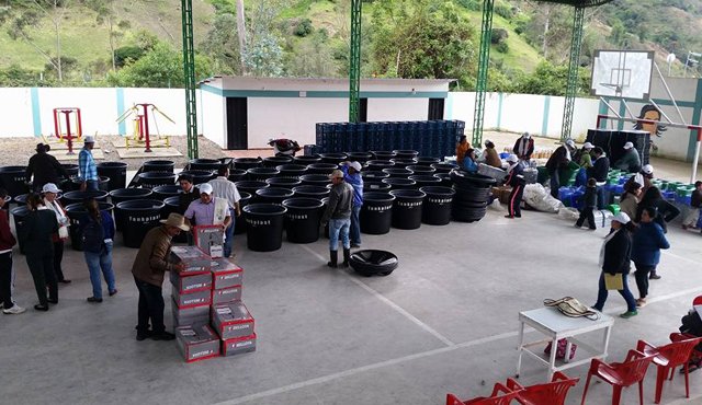 Un grupo de 62 productores campesinos de Mutiscua recibieron los implementos e insumos. Cortesía