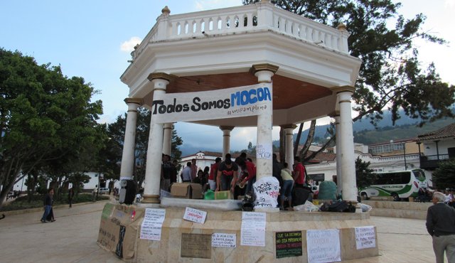 En el parque Águeda Gallardo se reunieron el fin de semana los estudiantes de la Universidad de Pamplona que vinieron de Mocoa, escenario de una catástrofe de origen natural. Roberto Ospino