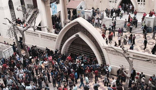 La minoría cristiana de este país celebraba el Domingo de Ramos. AP