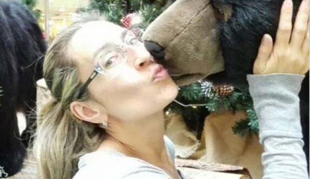 La pareja se conoció en la cárcel La Modelo de Bogotá, cuando Claudia Johana prestaba servicios de salud como optómetra. Colprensa