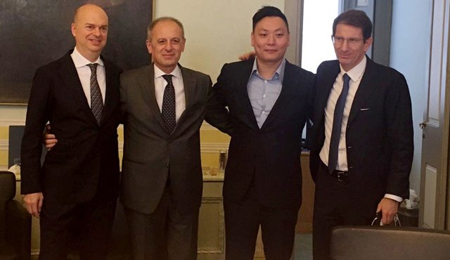 El líder de la firma, el empresario chino Li Yonghong, deberá asumir la presidencia del club AFP