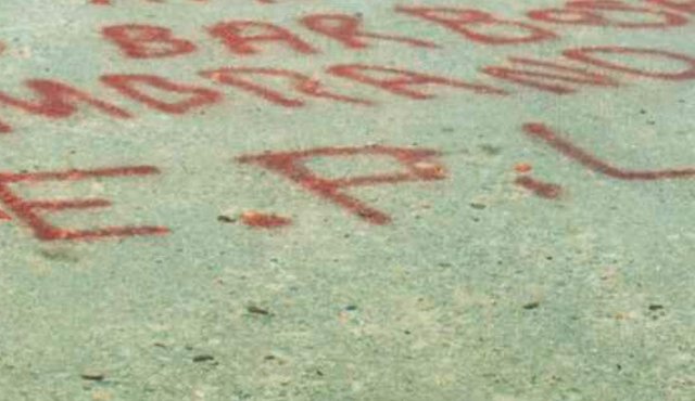 Los mensajes amenazantes fueron firmados a nombre del Ejército Popular de Liberación. Archivo