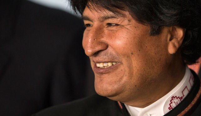 En marzo, Morales reprobó también el uso de celulares luego que tres de sus ministras aparecieron fotografiadas usando sus móviles durante uno de sus discursos. Archivo
