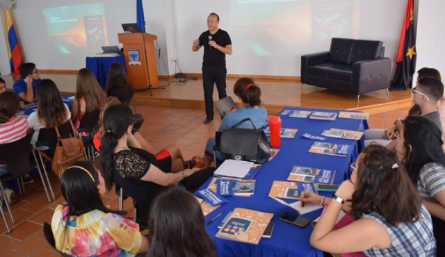 Anur Aguilar peruano y experto en innovaicón dictó un seminario en la Universidad de Santander de Cúcuta. La Opinión