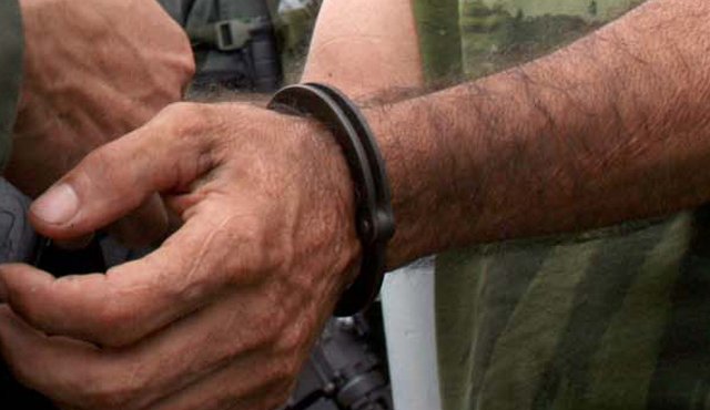 Durante el operativo también se les incautó a estos sujetos abundante armamento, entre ellos fusiles, granadas y municiones. Archivo