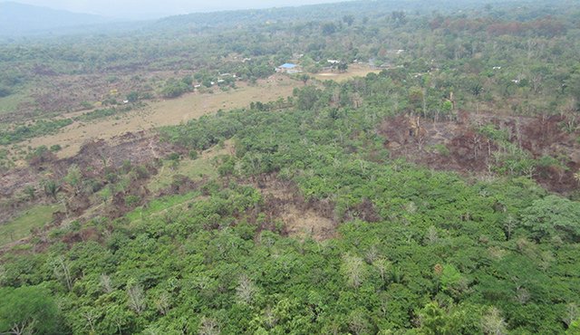 En el hecho resultó levemente herido un uniformado. Archivo