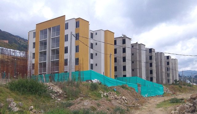 La curaduría urbana invitó a la comunidad a denunciar las edificaciones que se construyen en la ciudad con la finalidad de hacer controles más estrictos.  Archivo