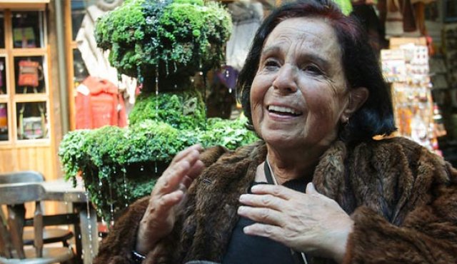 La poetisa Leonor Carrasquilla, mejor conocida como La Maga, habló de su libro Archivo