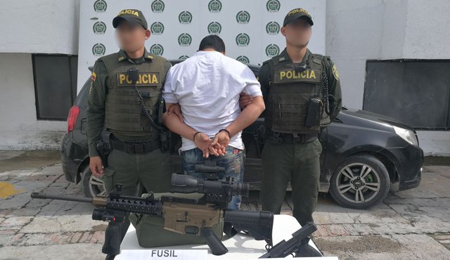 El conductor emprendió la huida hasta un barrio cercano al aeropuerto del municipio hasta ser neutralizado. Cortesía