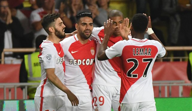 Radamel Falcao marcó dos goles en el último juego del Mónaco AFP
