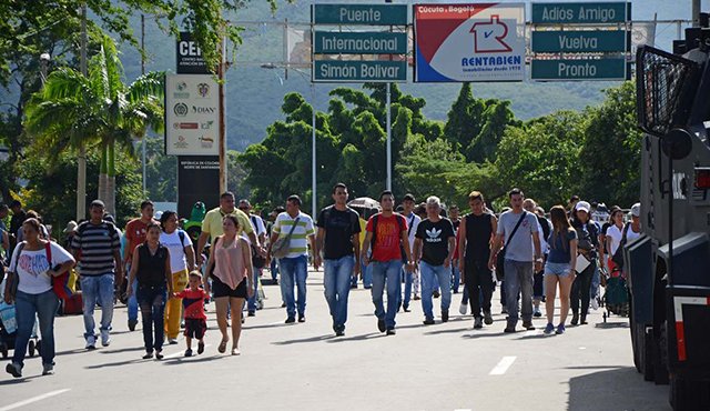En Cúcuta ya están identificados dos grandes albergues para llevar allí a la gente que llegue del vecino país, en el evento que la situación empeore y produzca un éxodo. Archivo