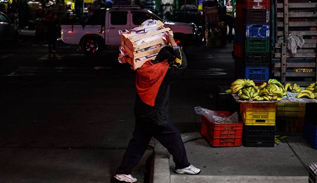 Una de las grandes prioridades para el gobierno colombiano debe ser mejorar las oportunidades de empleo, ofreciendo mayores ingresos, aumentando los niveles de bienestar de la población. Colprensa