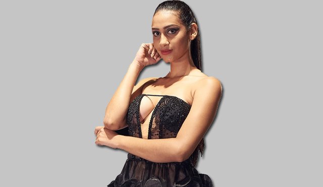Blusas con boleros, vestidos vaporosos y faldas estampadas. Cortesía