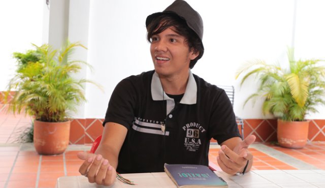 Desde el programa han creado valiosos relatos de narración oral, trabajan lengua de señas, shows de clown, poesía y música. César Obando
