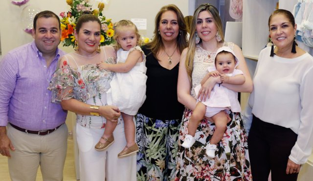 Andrés González, Ayleen Parra, Fátima González Parra, Claudia Moncada Barco, Estefanía Fonrodona, Lucía Ortíz Fonrodona y Carmen Elisa Ortíz. Mario Franco