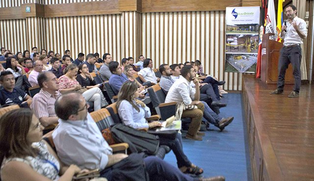 David Serna, promotor del Código de Construcción Sostenible, socializó ayer la normativa en el seminario que organizó Camacol Cúcuta y Nororiente. A la actividad asistieron constructores, representantes de gremios y estudiantes. Juan Pablo Cohen