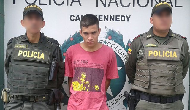 Claro Torres se encontraba intimidando a los transeúntes con el arma de fuego. Policía