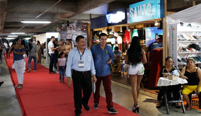 El sector de las confecciones y la moda exhibe lo mejor de sus colecciones en la segunda versión de Cúcuta Moda, que se lleva a cabo en el Parque 300 años. Mario Franco