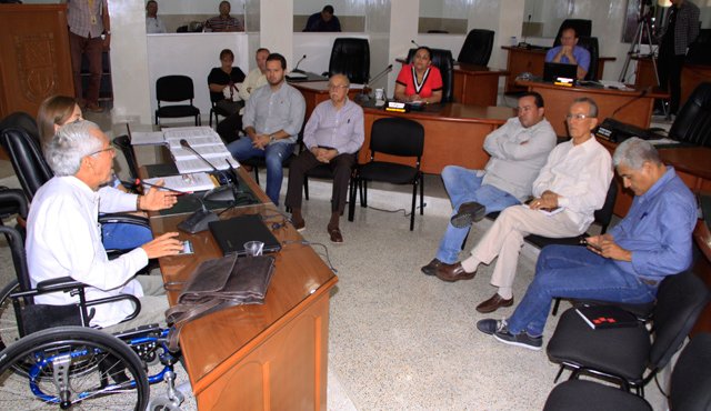 El dirigente opositor del Táchira Walter Márquez (primero a la izquierda) lideró la visita. César Obando