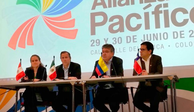 Los ministros de finanzas de los países miembros de la Alianza del Pacífico (Colombia, México, Perú y Chile) firmaron un convenio para evitar la doble tributación de los fondos de pensiones. Colprensa
