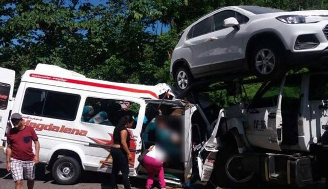 La dirección de tránsito y Transporte de Bucaramanga envió un equipo de investigadores para determinar los móviles del accidente. Colprensa