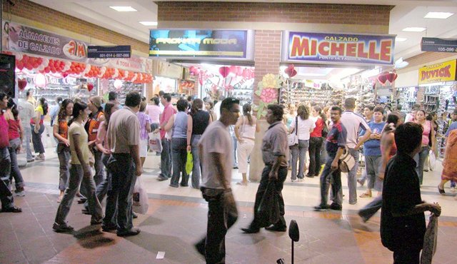 El alcalde, César Rojas, dijo que en esta oportunidad se busca brindar acompañamiento al sector comercial, contando para ello con la vigilancia de la Policía. Archivo