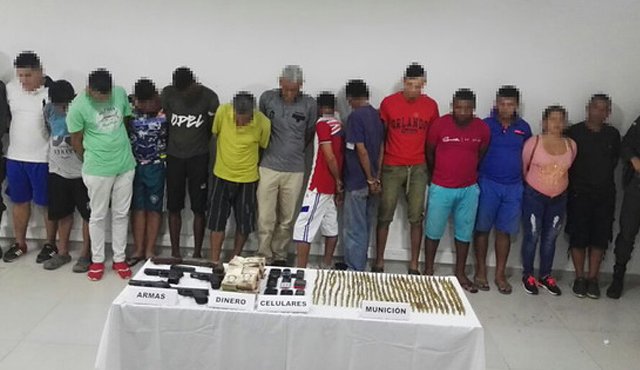 Entre los capturados se encuentran 'Boludo', quien fungiría como el jefe de la estructura criminal; y 'Carepan', quien presuntamente sería el jefe de los sicarios de la organización. Colprensa